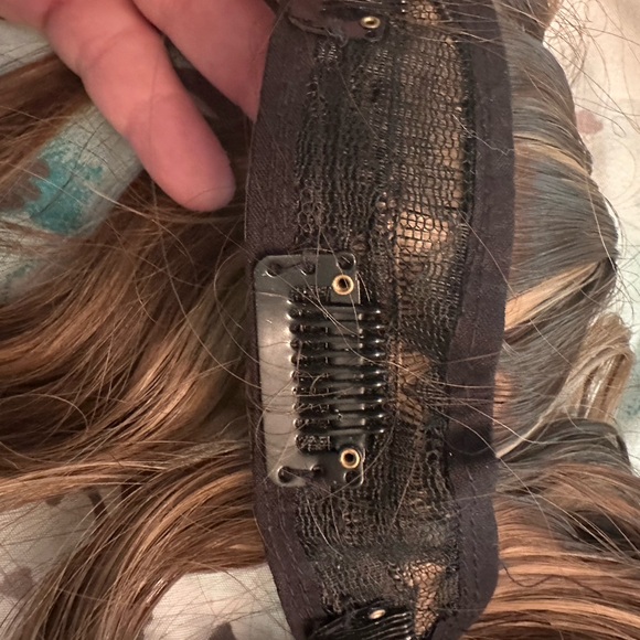 Clip In hair extensions 18inch in length - Picture 5 of 8